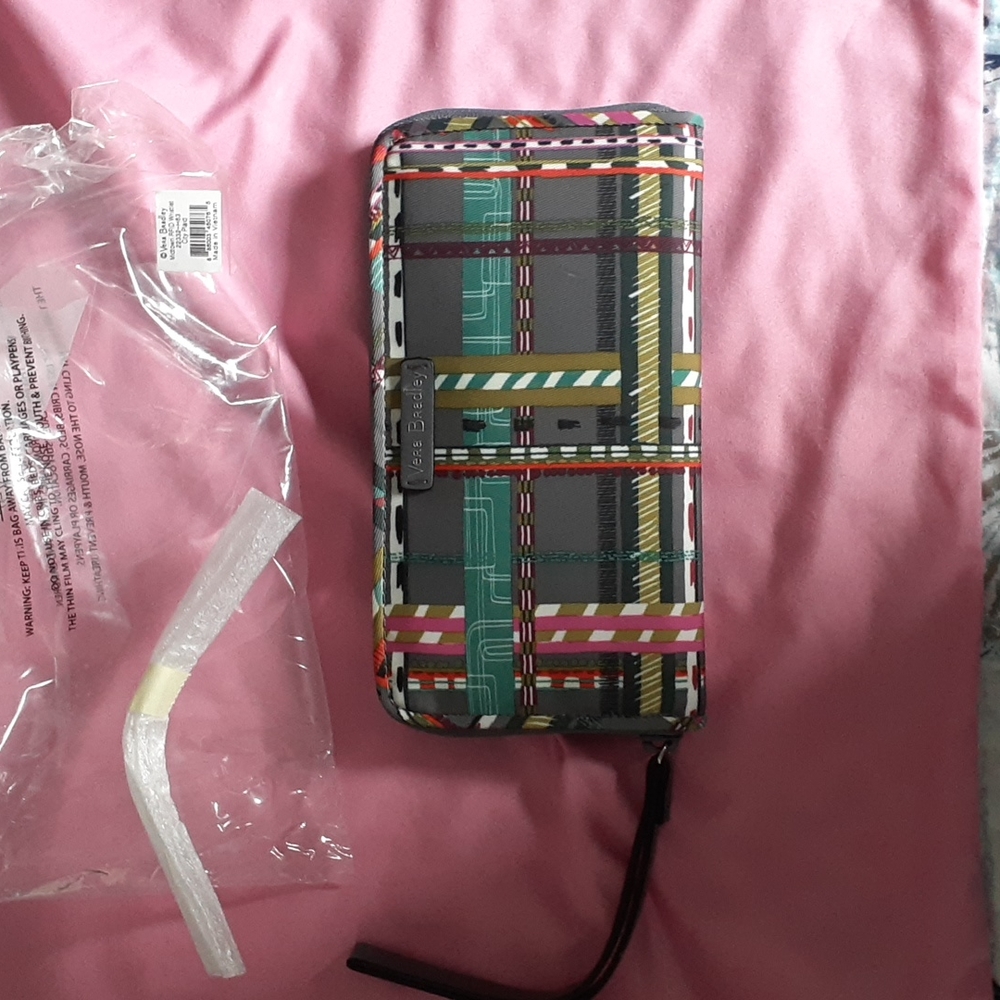 New Vera Bradley Midtown City Plaid Wristlet Wallet RFID NWT